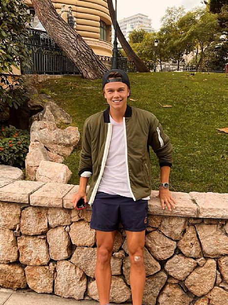 FOTO: Holger Rune, Privat - TennisAvisen - Uge 15: Holger Rune slog Karatsev i Monaco - RTK