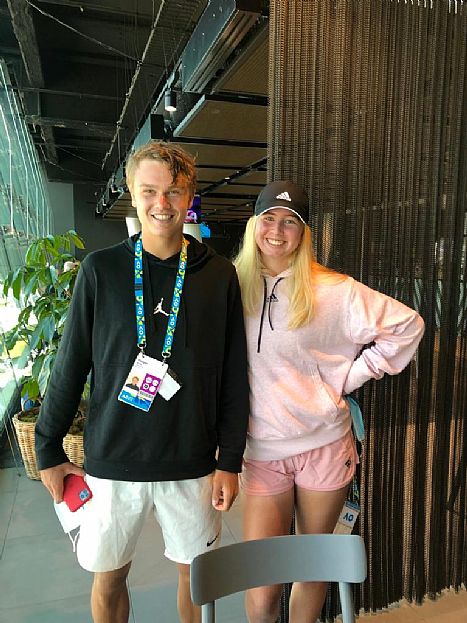 FOTO: Clara Tauson og Holger Rune,  Privat - DTF - LINK til TENNIS, du kan se dagligt :-) - RTK