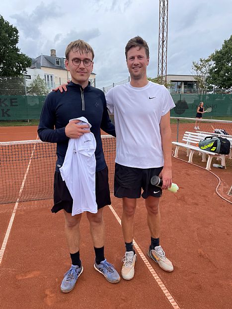 Klubfinaler - seværdig tennis og glade vindere - RTK